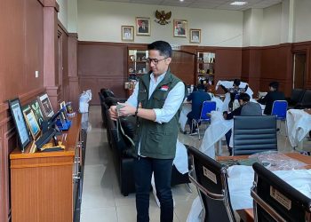 Ruangan Wabup KBB Disulap Jadi Tempat Produksi Masker dan APD