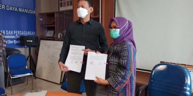 Penandatanganan MoU dan PKS Antara Disperindag KBB dengan PPSDK Kemendag